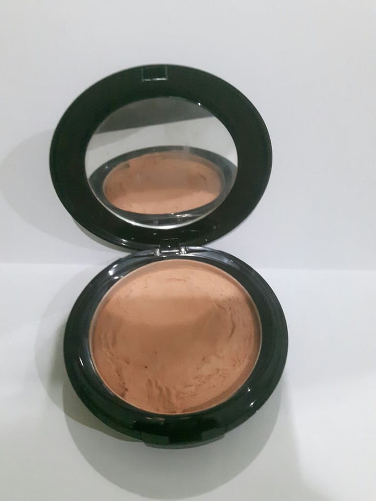 Dapatkan barang bekas berkualitas-ku, hanya di prelo.co.id/make-over-perf…. #PreloID