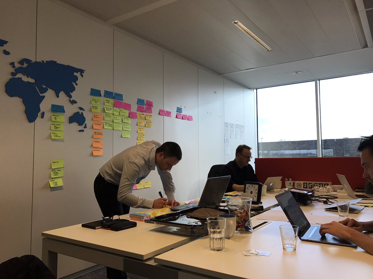 houbeng's tweet photo. Cocreation mode @cubigo #storymaps #roadmap2017 #product https://t.co/3B9WGTgolp
