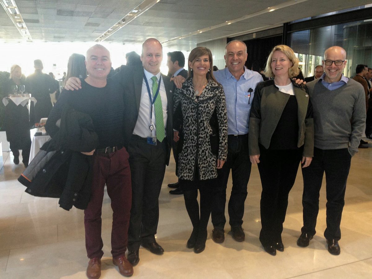 Suni_Sanchez's tweet photo. Con el grupo de voluntariado @geaalicante reconocidos este año por su trabajo, en el cóctel de año nuevo en la @EU_IPO #EUIPO2017 https://t.co/8bwSCqDESD