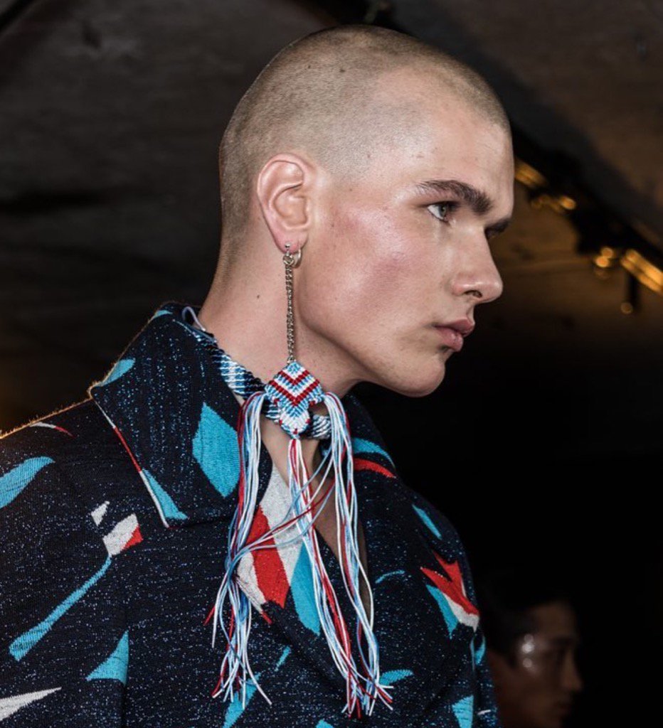 TaniaGrier's tweet photo. Look 2 @WANHUNGLONDON #Lfwm #lcm show using @PMortar #skincare #PestleAndMortar #WanHung #fashion #mensfashion #AW17 https://t.co/5teDjzZRjv