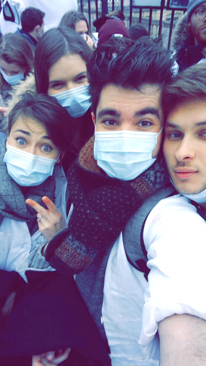 yoh_fls's tweet photo. "Pour les dents de nos patients, l'arbitrage on en veut pas" #Dentger @MarisolTouraine https://t.co/S1TCTtwSyo
