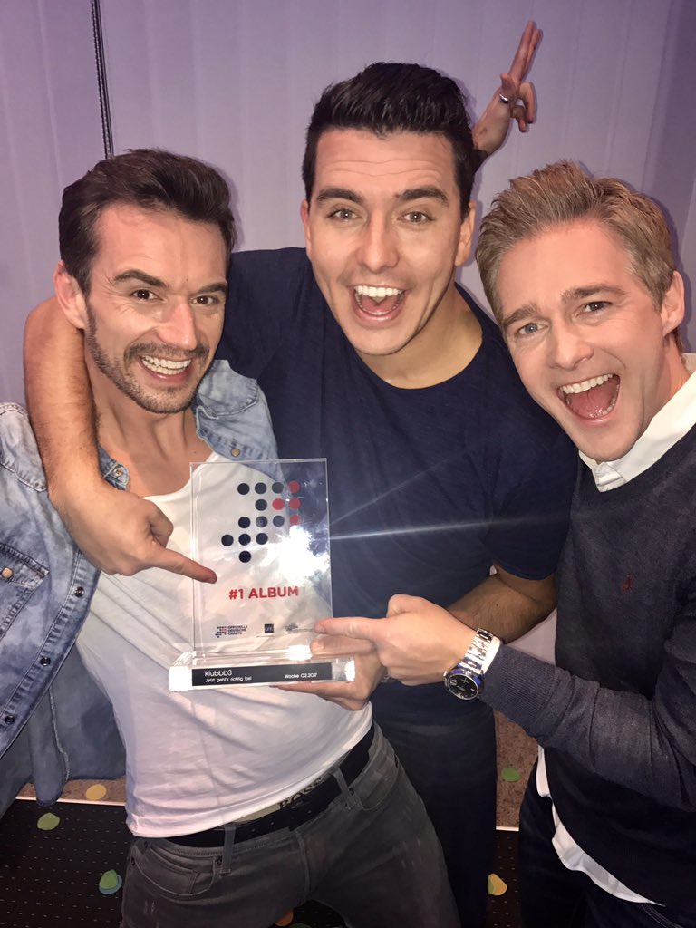 JETZT GEHT'S RICHTIG LOS! Ons nieuwe <a href="/KLUBBB3/">KLUBBB3</a> album komt vandaag van niks op 1 binnen in de DUITSE ALBUMCHARTS! 🎉🎉🎉
offiziellecharts.de