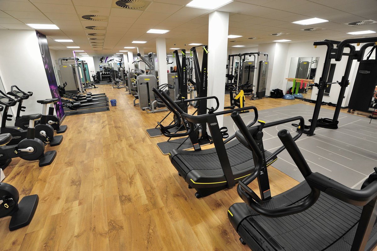 myworcester's tweet photo. Come and check out the fantastic new gym at Perdiswell #WorcesterPool. 120 stations of smart equipment https://t.co/o2hL6G7q76 https://t.co/XcEsL1qQpV