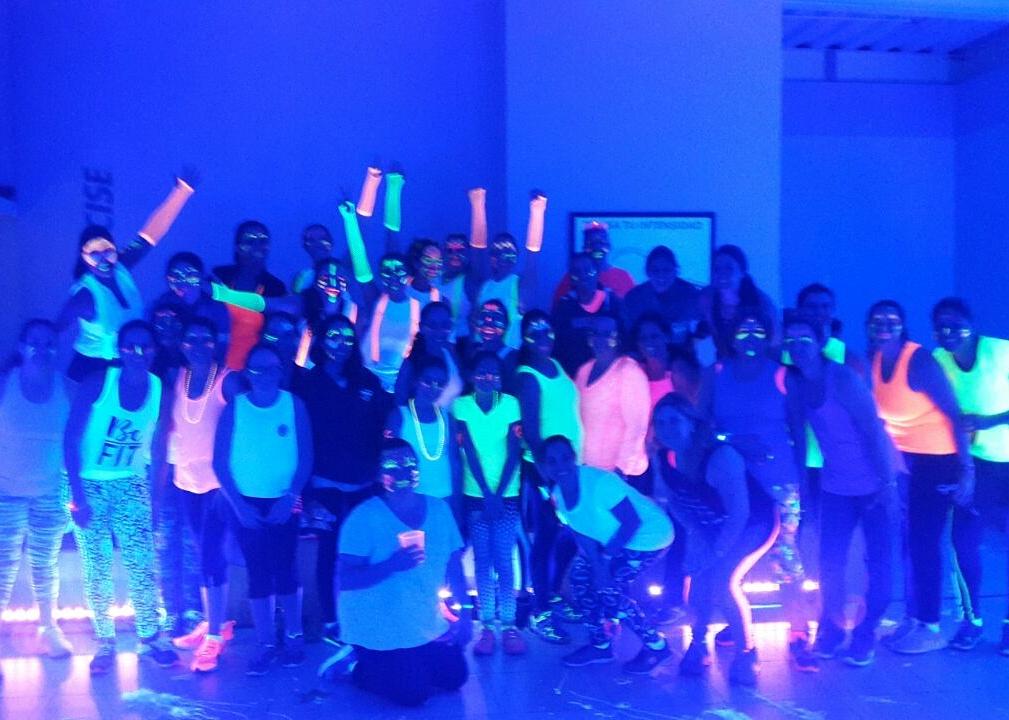 Jzz_Interlomas's tweet photo. Glow Class para empezar el #reto200 con toda la energía de hacer ejercicio todo el año https://t.co/BtY7MVsYRZ