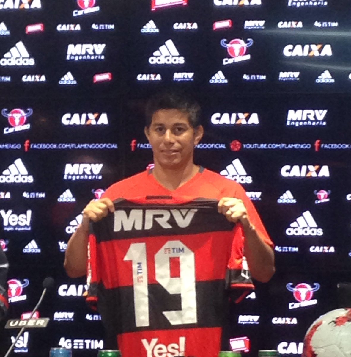 deboragares's tweet photo. Conca escolheu a camisa 19 do
@Flamengo para não repetir número. #espntem #MeDeuConca https://t.co/e6B51AmI34