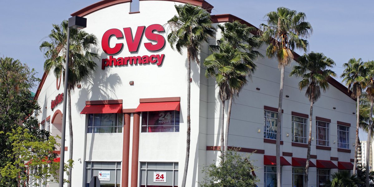 HuffPost's tweet photo. CVS boosts access to EpiPen rival that's 83 percent less https://t.co/eFZUXN9wY0 https://t.co/EISx4anVDE