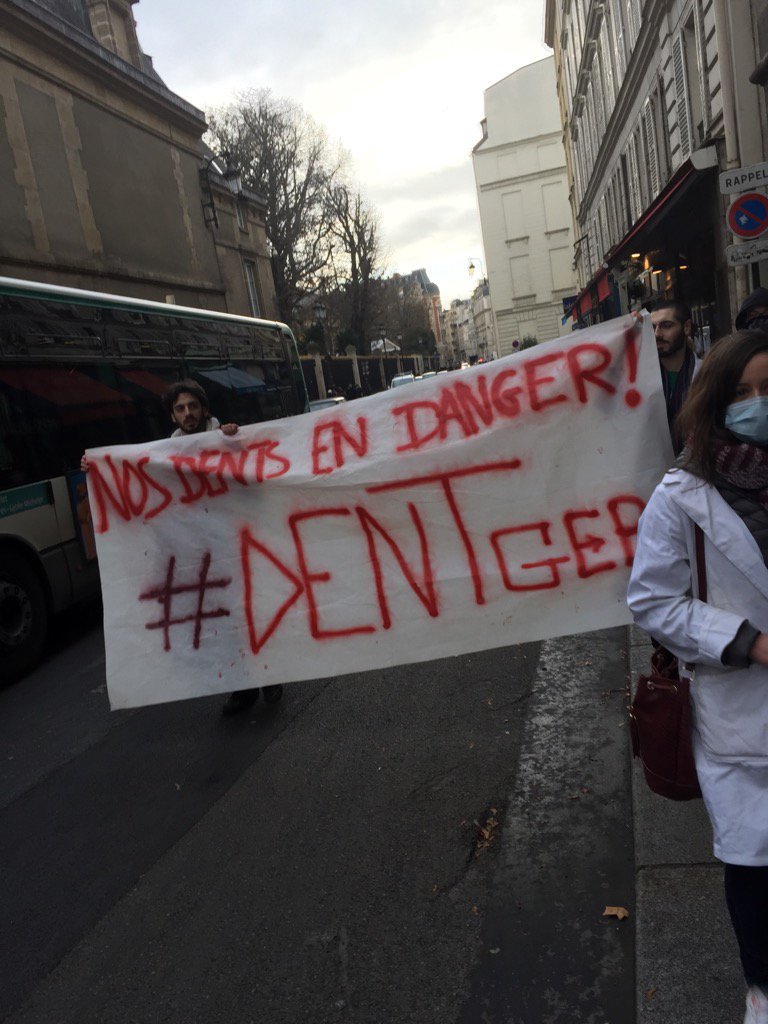 mariebarrenc's tweet photo. Pour les dents de nos patients, l'arbitrage on en veut pas !!!! #DENTger @MarisolTouraine https://t.co/AEoSWB1dQK