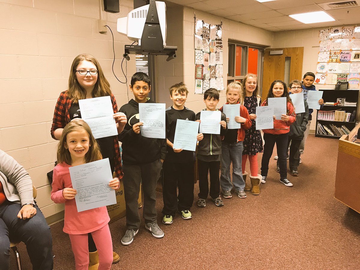 OfcJamieBrown's tweet photo. These @LaVistaWestElem kids are in the principal's office today because they were AWESOME  #pawsitivereferrals https://t.co/qwb9uyU8vI