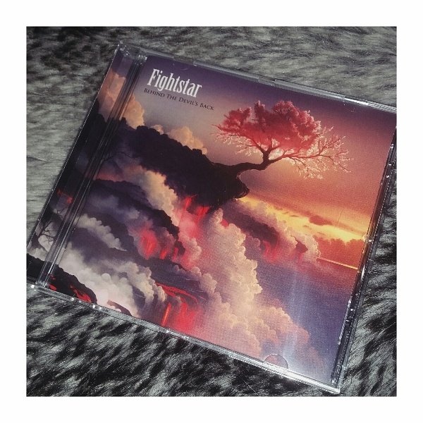 DanaTurney1's tweet photo. kill me now cos i'm an animal

#fightstar  #behindthedevilsback @Fightstarmusic https://t.co/ixNXnmThk6