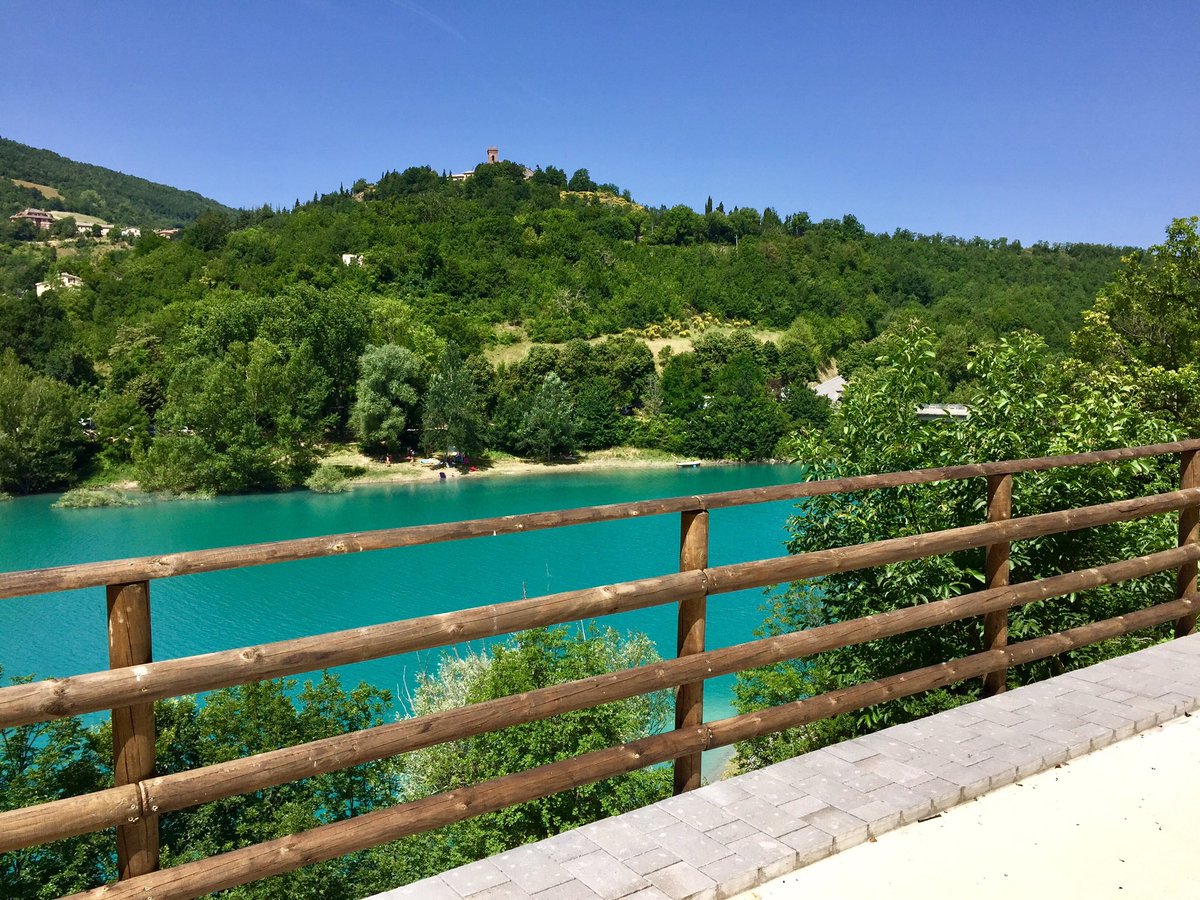 Un balcone sul Lago di Fiastra
Donate per la ricostruzione della scuola di Fiastra su
eppela.com/it/projects/11…
#secondoquadrimestre