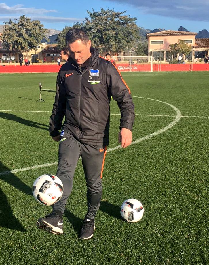 paldardai's tweet photo. Ich kann Samstag leider nicht beim AOK-Traditionsmasters dabei sein, schaut ihr vorbei und unterstützt @antecovic14, Zecke &amp; Co.! 👋🏻 #hahohe https://t.co/H3ysxmTZhQ