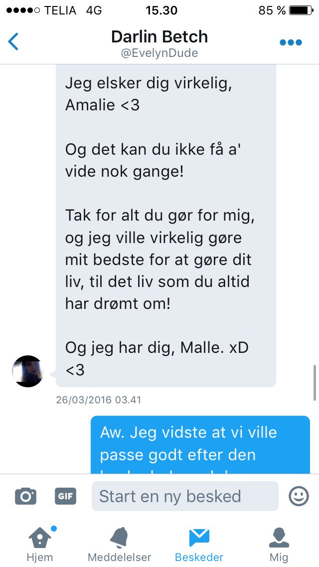 ajkissov's tweet photo. Kæmpe tillykke med fødselsdagen bæ! Jeg elsker dig utroligt meget! Kys din babs <33 - her er nogen af vores minder :33 I LOVE U @EvelynDude https://t.co/Q8vglMJ3fZ