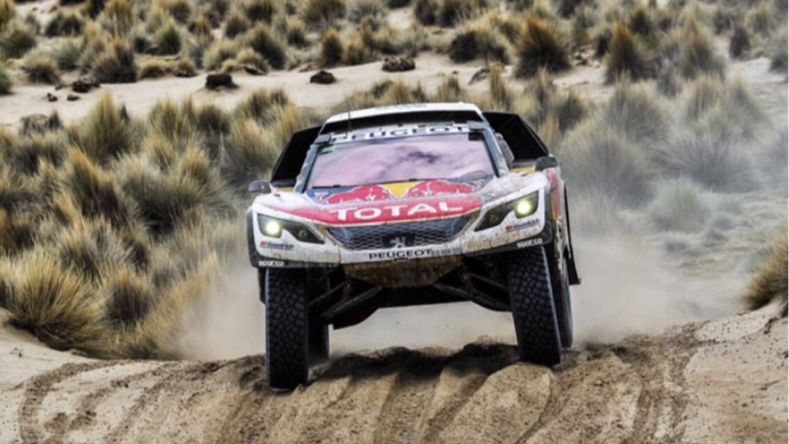 BlackMediaAR's tweet photo. #DAKAR2017 Etapa11 |@SebastienLoeb se puso a 2m54 de Peterhansel y ahora vienen caminos de Córdoba, tipo Rally, ideales para el.Podrá ganar? https://t.co/ZgX2Jo2uVg