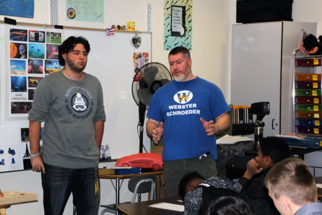 WCSDProud's tweet image. @SchroederHS students &amp;amp; staff share course info w/ @SpryMSWarriors 8th graders during Warrior Day! #courseplanning #whatitmeanstobeaWarrior