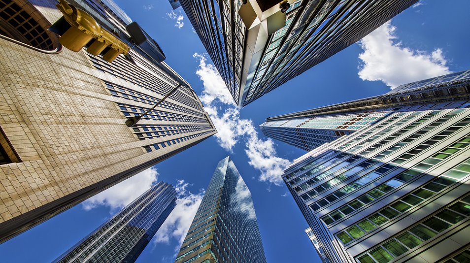 agorafy's tweet photo. Why Warren Buffet won't be buying one of the houses listed  through his new #NYC office. #RealEstate https://t.co/k5E6YQyuEJ https://t.co/fIdKXlzsau