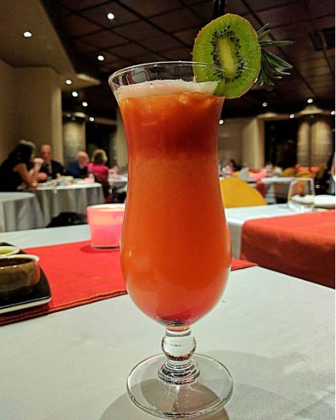 isl_chronicles's tweet photo. How #Fridays are spent in #malta . Cheers to the #weekend...🍹#happyhour #cocktails #visitmalta  #islandlife #TGIF #travel #Europe #drinks https://t.co/0VGnYa5e7Y