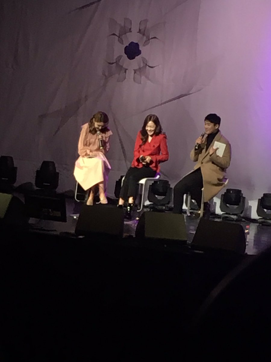 yeuminhem_ss's tweet photo. #Tiffany #sooyoung #BeamingEffect2017 https://t.co/UtZU0HcIHr