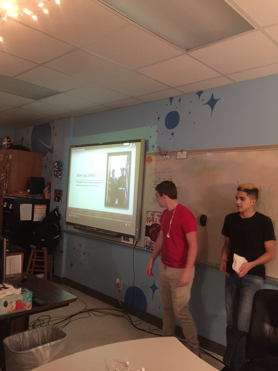 CoachHallCMSW's tweet photo. CBL Shareout Day #patriotism #dropdimes #eggdrop #learnersurveys https://t.co/IYGlHP8XNW