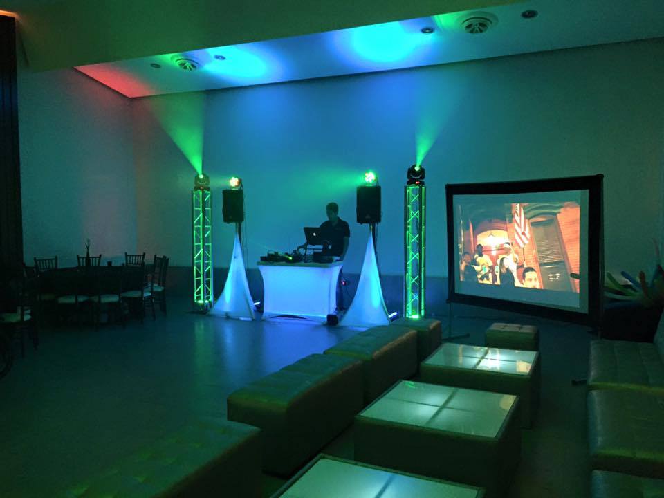 Contamos con las instalaciones necesarias para celebrar desde un festejo de cumpleaños, hasta recepciones íntimas.