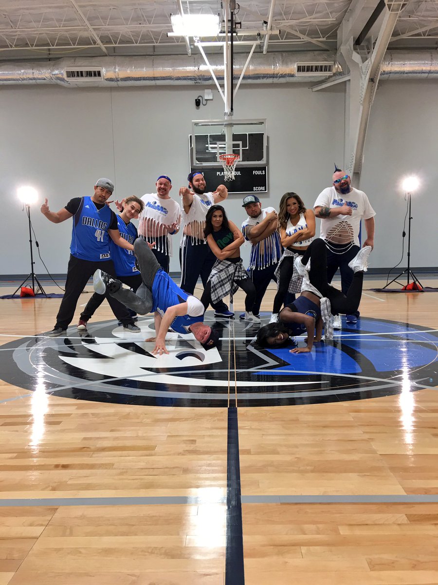 That's a wrap with the #FlyingBach Flying Steps! @ManiAACs @MavsDancers https://t.co/uUu72kjSK8