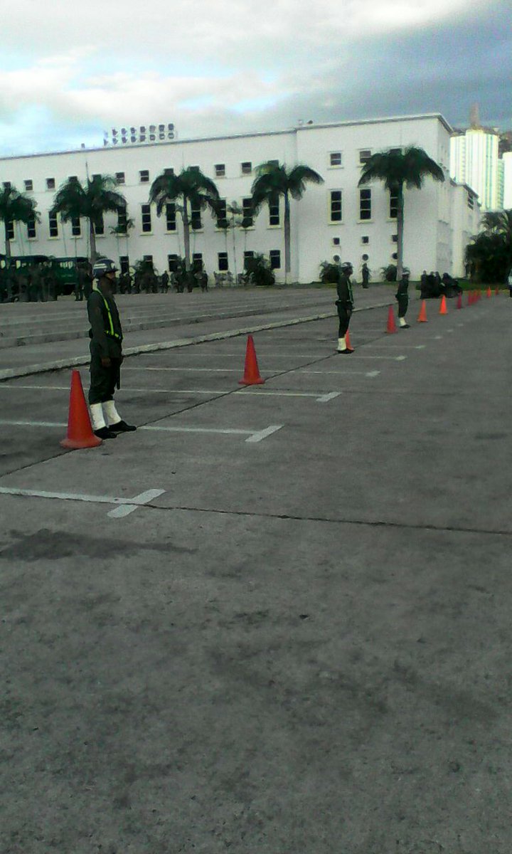 Policia Militar del Ejército Bolivariano C2E6HNRWEAAIhGn