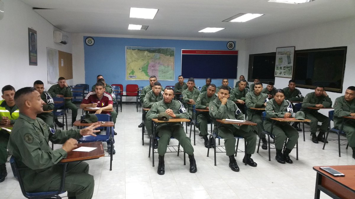 Policia Militar del Ejército Bolivariano C2E6wWxWEAAI-47