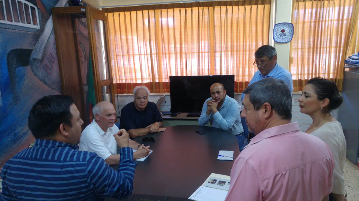 EducacionQR's tweet photo. Convenio de colaboración entre Universidad Wisconsin-Milwaukee y CREN "Javier Rojo Gómez" para promover la conservación de la Laguna Bacalar https://t.co/B0SRbv83JC