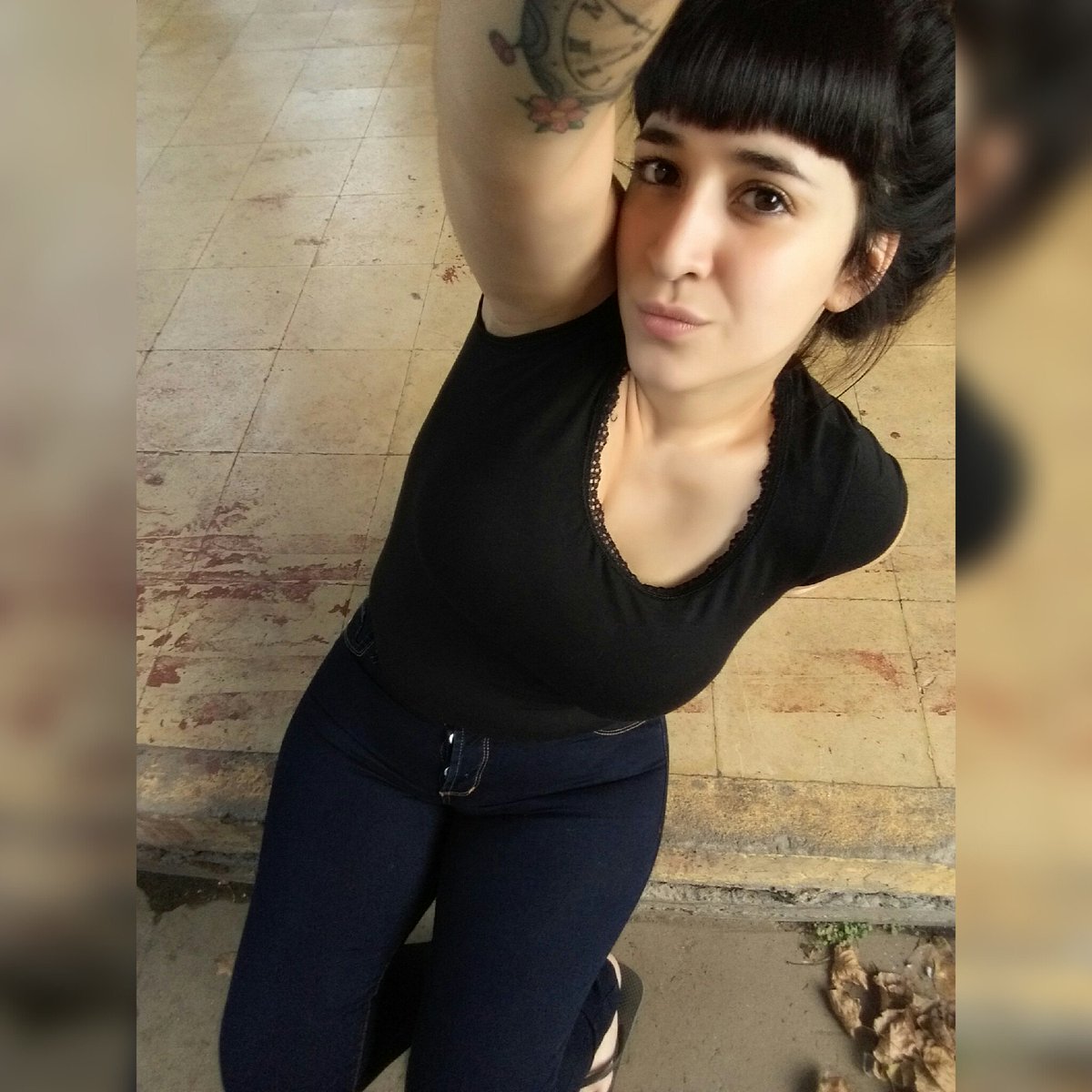 Luna_Martuu's tweet photo. Hija de puta tu eres buena, pero yo soy La mejor 👑 https://t.co/9TlpLl1ATd
