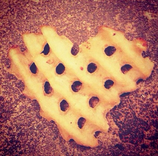CFAAndSC's tweet image. Happy #Fryday from Chick-fil-A of Anderson
#WaffleLove 💞💓