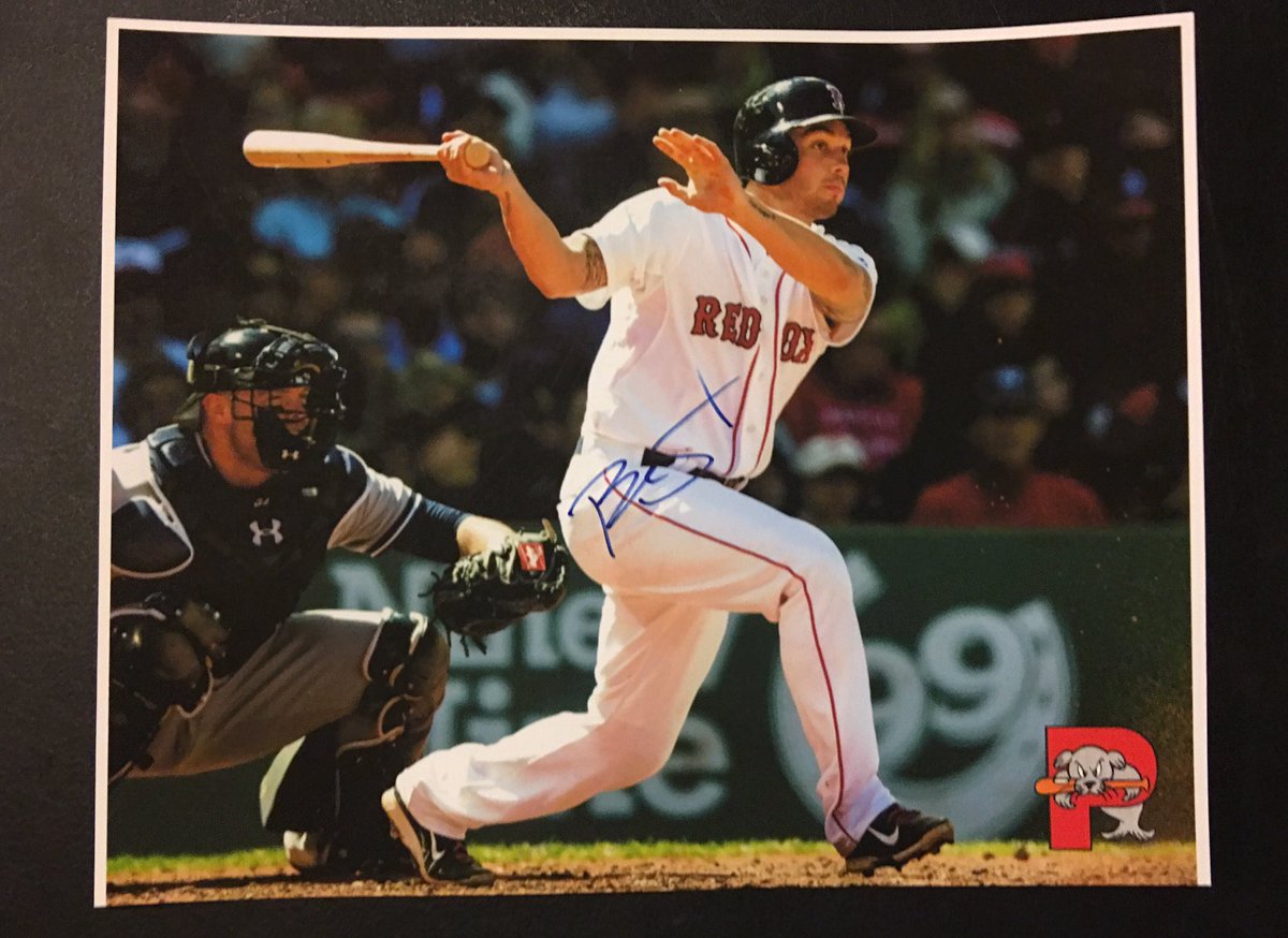 MoRells86's tweet photo. Follow &amp; RT by midnight to enter to win this signed Swihart 8x10! It's https://t.co/FmwG7as0zt 's last #WeekOfSoxSigs giveaway! https://t.co/P6yEjcb5pa