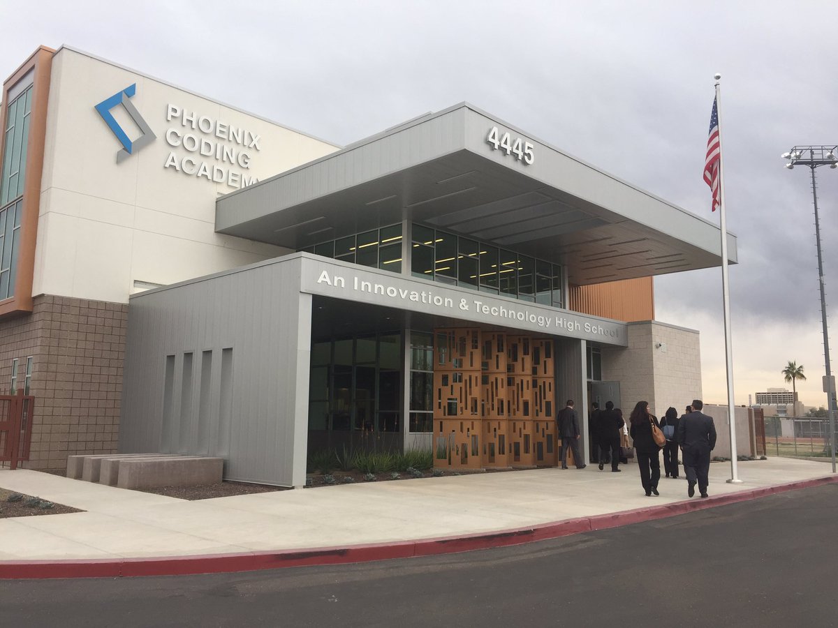 BUSDFuentes's tweet photo. Visiting @puhsd_pca this morning with @ALASEDU #sla6 #codingacademy https://t.co/Q5YMIo3E7r