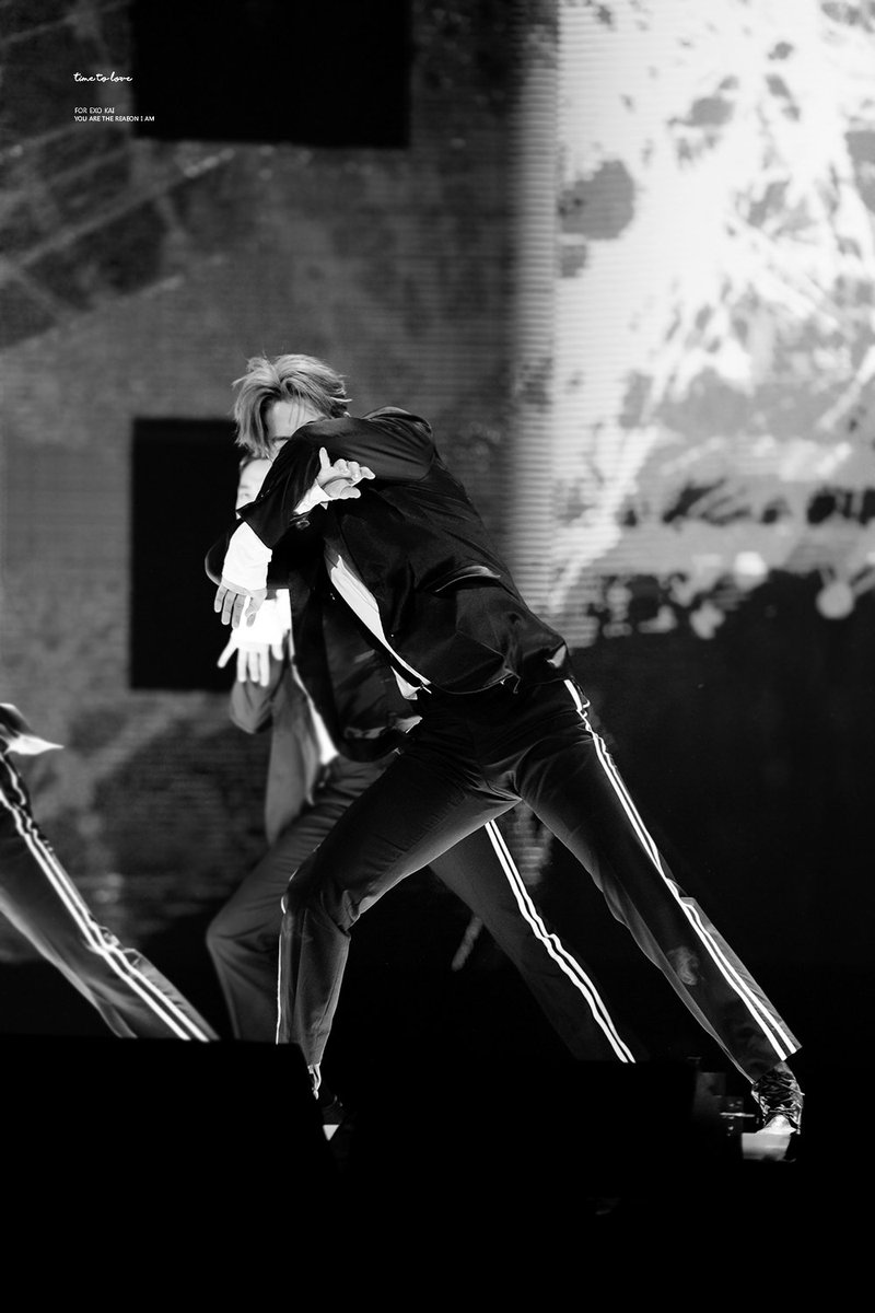 ttlkai_exo's tweet photo. 일일사!❤

#HappyKAIDay #HappyJonginDay #종인아생일축하해 #김��인최고 https://t.co/uDWBm7COsV