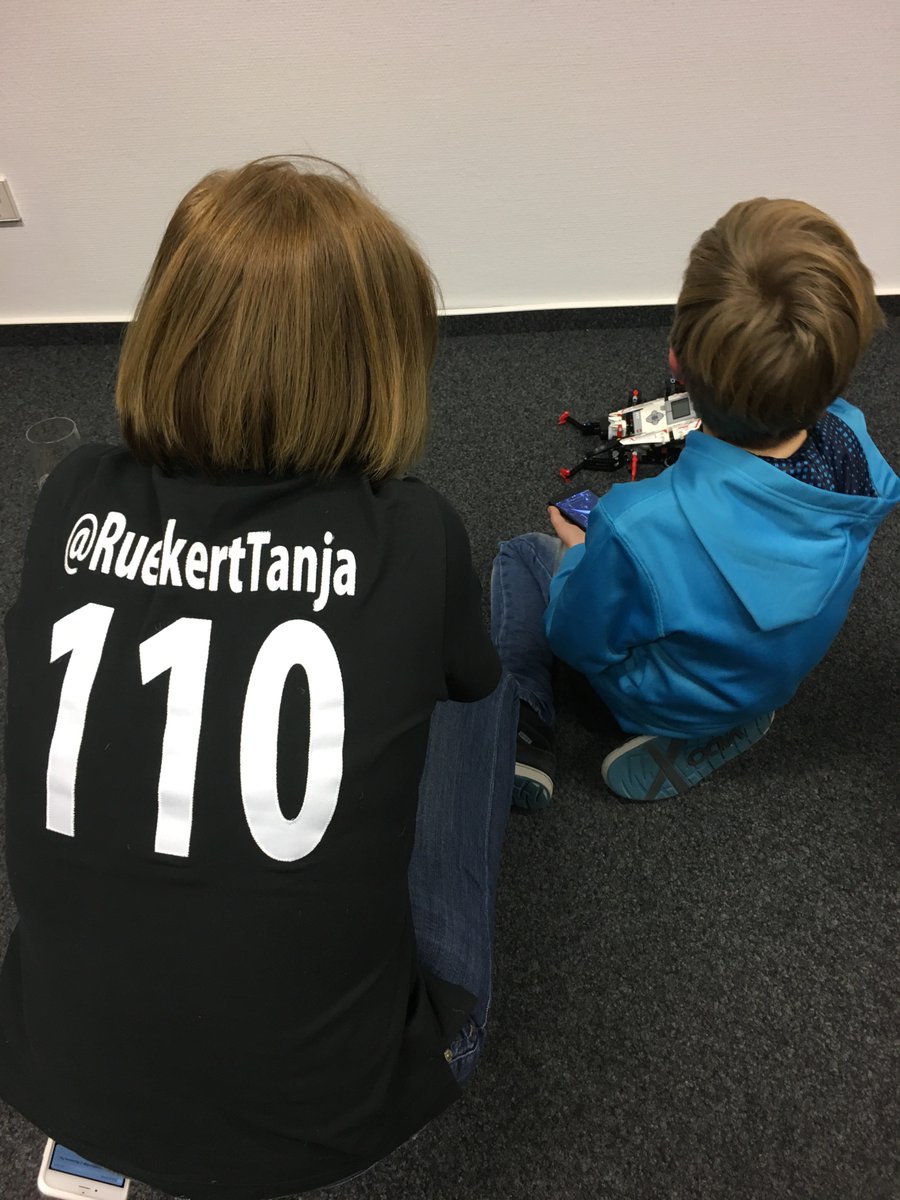 kati_nonhebel's tweet image. @RueckertTanja at #SAPLearnHackPlay #sapinsidetrack #sitwdf #sitkids