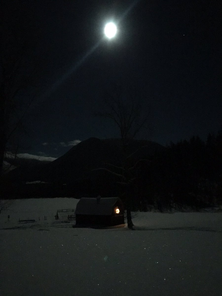EAGlacierbound's tweet photo. We all made slept through the night with an incredible full moon! @EAJTerm #eaglacierbound https://t.co/JVYS4XZtDJ