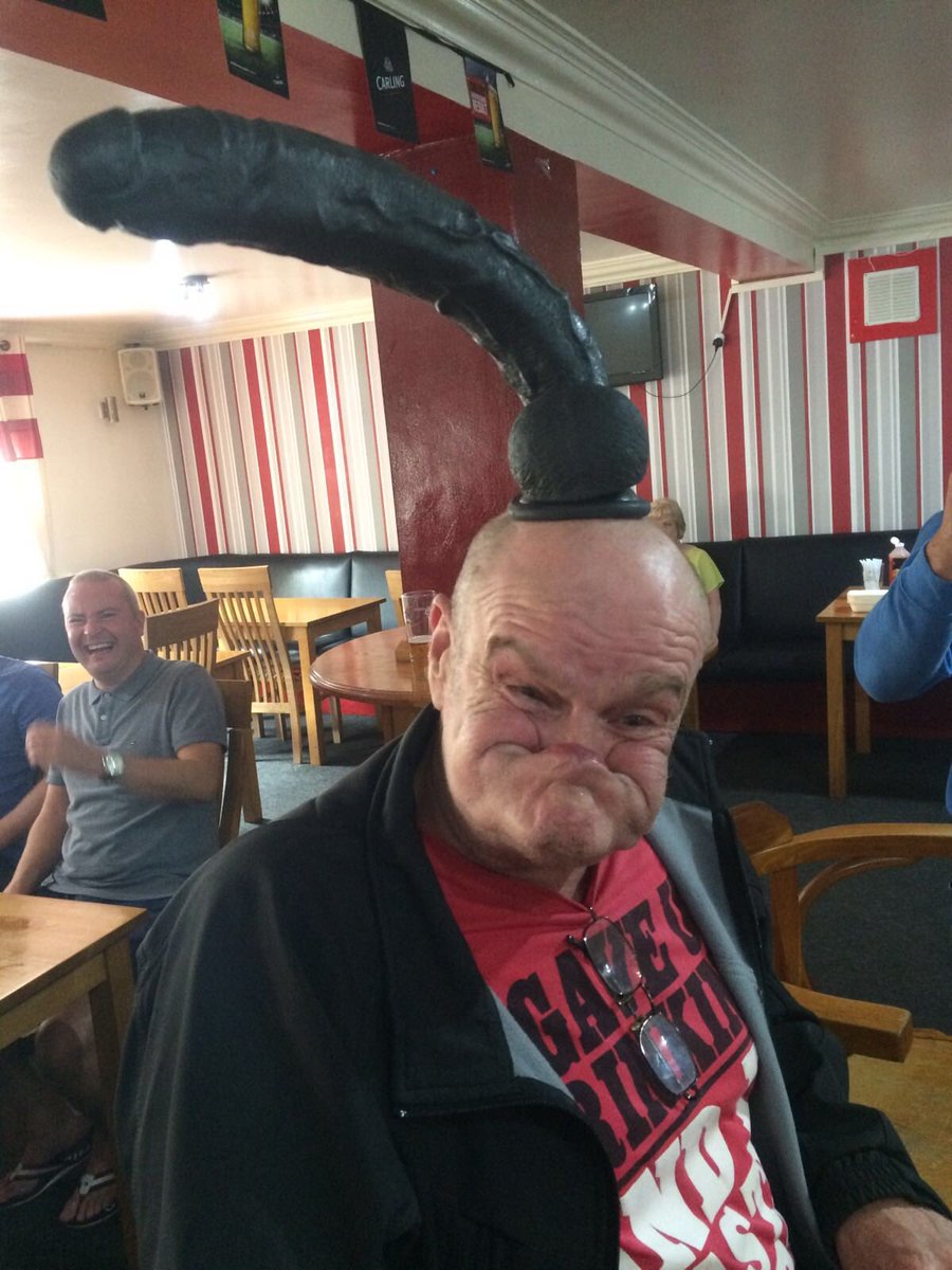 mousecollins's tweet photo. @TheLadBible a legend in our local valley pub!! https://t.co/yaPFY9MHdw