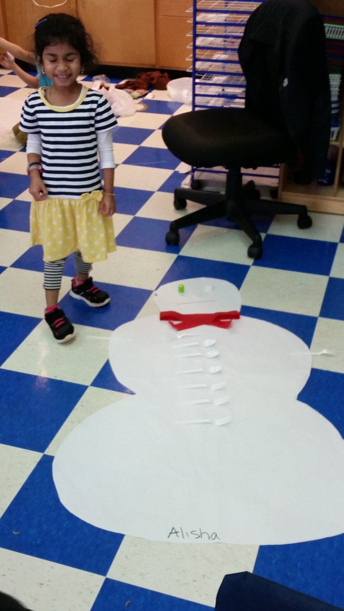 AgnorHurtPreK's tweet photo. After reading Lois Elhert's "snowballs" we made our own snow people https://t.co/eW57Lw8I61