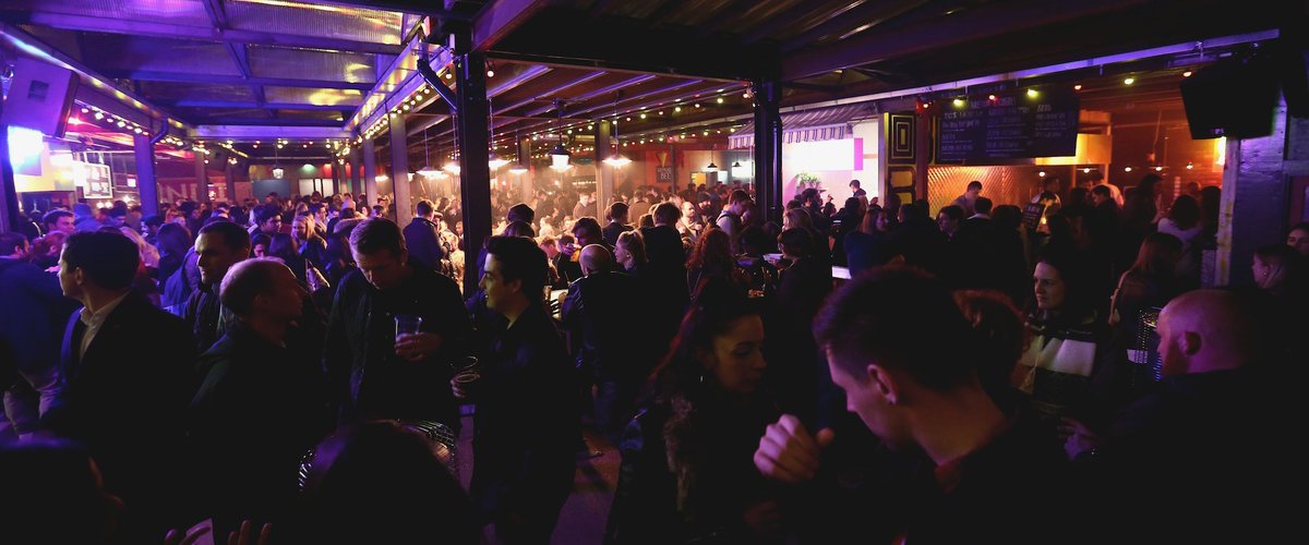 StreetFeastLDN's tweet photo. DROP EVERYTHING - #Dinerama and #HawkerHouse are now OPEN. Escape the cold and join us inside for food, booze and grooves 'til Late. ✨ https://t.co/2tfil2wzBM