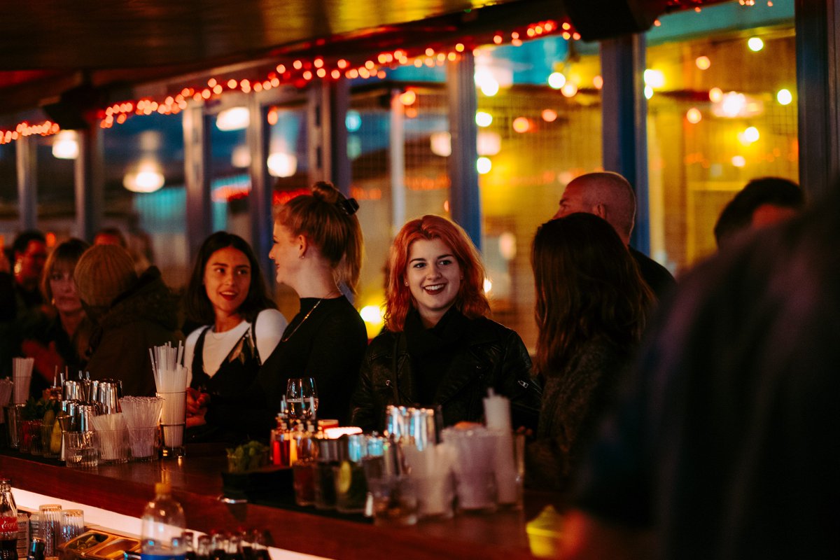 StreetFeastLDN's tweet photo. DROP EVERYTHING - #Dinerama and #HawkerHouse are now OPEN. Escape the cold and join us inside for food, booze and grooves 'til Late. ✨ https://t.co/2tfil2wzBM