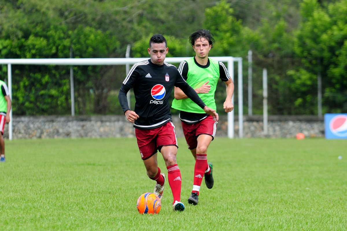 AmericadeCali's tweet photo. 📷 Imágenes de la #PretemporadaEscarlata en nuestra sede de Cascajal. 💪⚽ https://t.co/hvdYHnhl7t