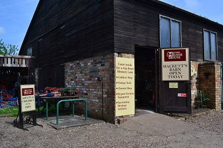 Hackett's Barn has been renamed as "Museum of Rural Life" and is part of the Alford Manor House Complex. 
alfordmanorhouse.co.uk/museum-of-rura…