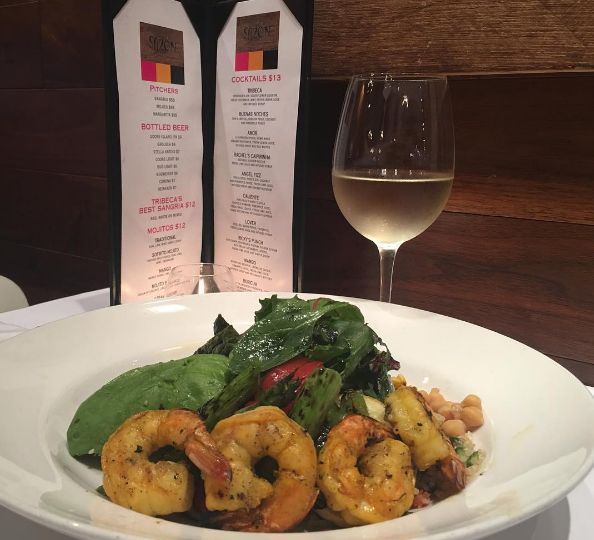 Sazonnyc's tweet photo. Our Market Salad with grilled shrimp is the perfect way to start the weekend! #TGIF #Savignonblanc https://t.co/OVhAnhilX4