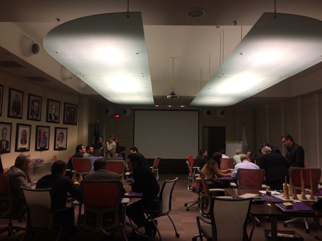 dordaz's tweet image. Trabajando con equipos directivos en simulador de talento medir #potencial vs. #talento @MercerLatAm #TalentGame