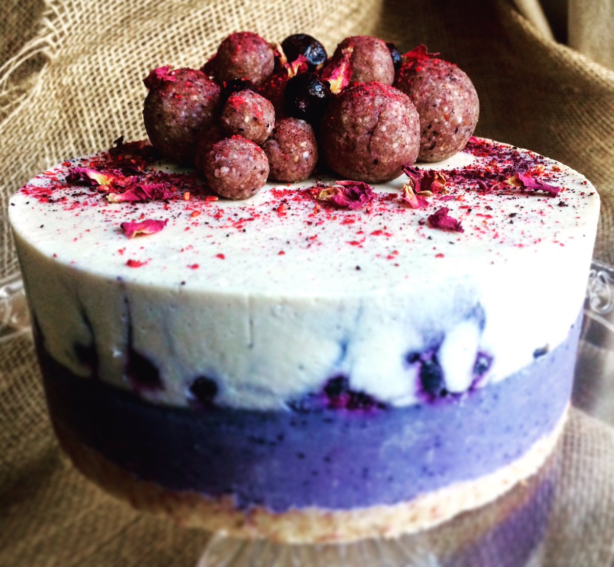 RAWNCHY1's tweet photo. Special order bday cake: White Chocolate and Blueberry Cheezecake #glasgow #vegan #healthy #raw #goodfood #foodie #glasvegans #veganuary https://t.co/C5R0YnF1o5