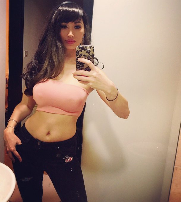 Bangs 💖 https://t.co/wACcTPZ00a<a href="/tag/tuesdaytease"class="tags"><span>#tuesdaytease</span></a><a href="/tag/martesdeespejo"class="tags"><span>#martesdeespejo</span></a><a href="/tag/angievuha"class="tags"><span>#angievuha</span></a>