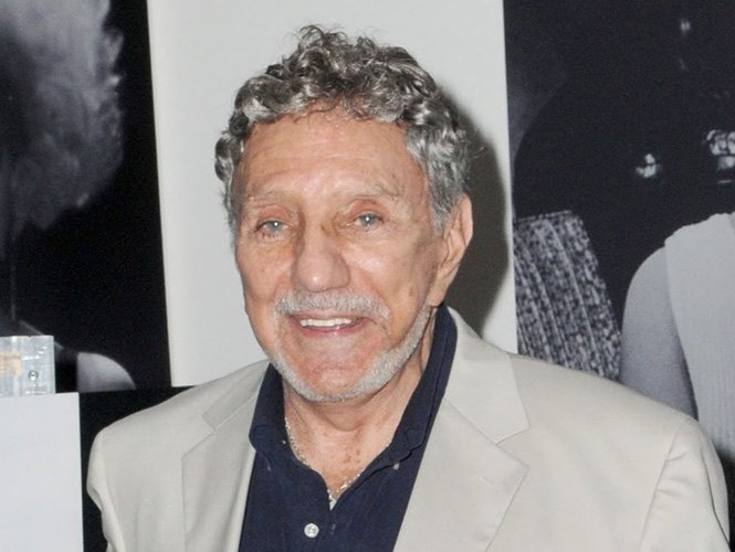 Excelsior's tweet photo. #ÚltimaHora Murió #WilliamPeter Blatty, autor de 'El exorcista' https://t.co/q9M32rJ7N7 https://t.co/hXrkdxW2Ed