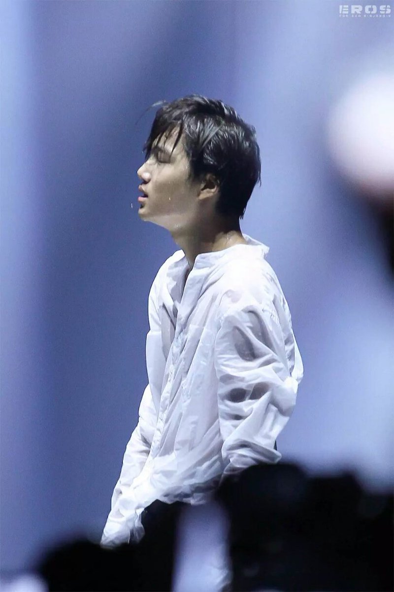 anranranrr's tweet photo. เปียกๆละแม่งดีต่อใจ  #HappyKaiDay #HappyJonginDay https://t.co/A7x3q8QgNf