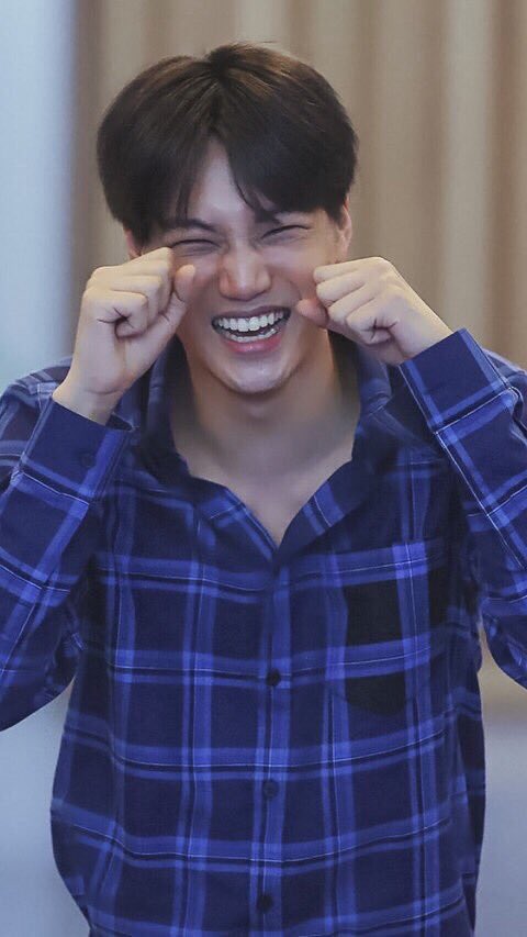 aesthanbin's tweet photo. i'm sobbing look how tiny how precious how pure #HappyKAIDay https://t.co/9WIYyjIyS6