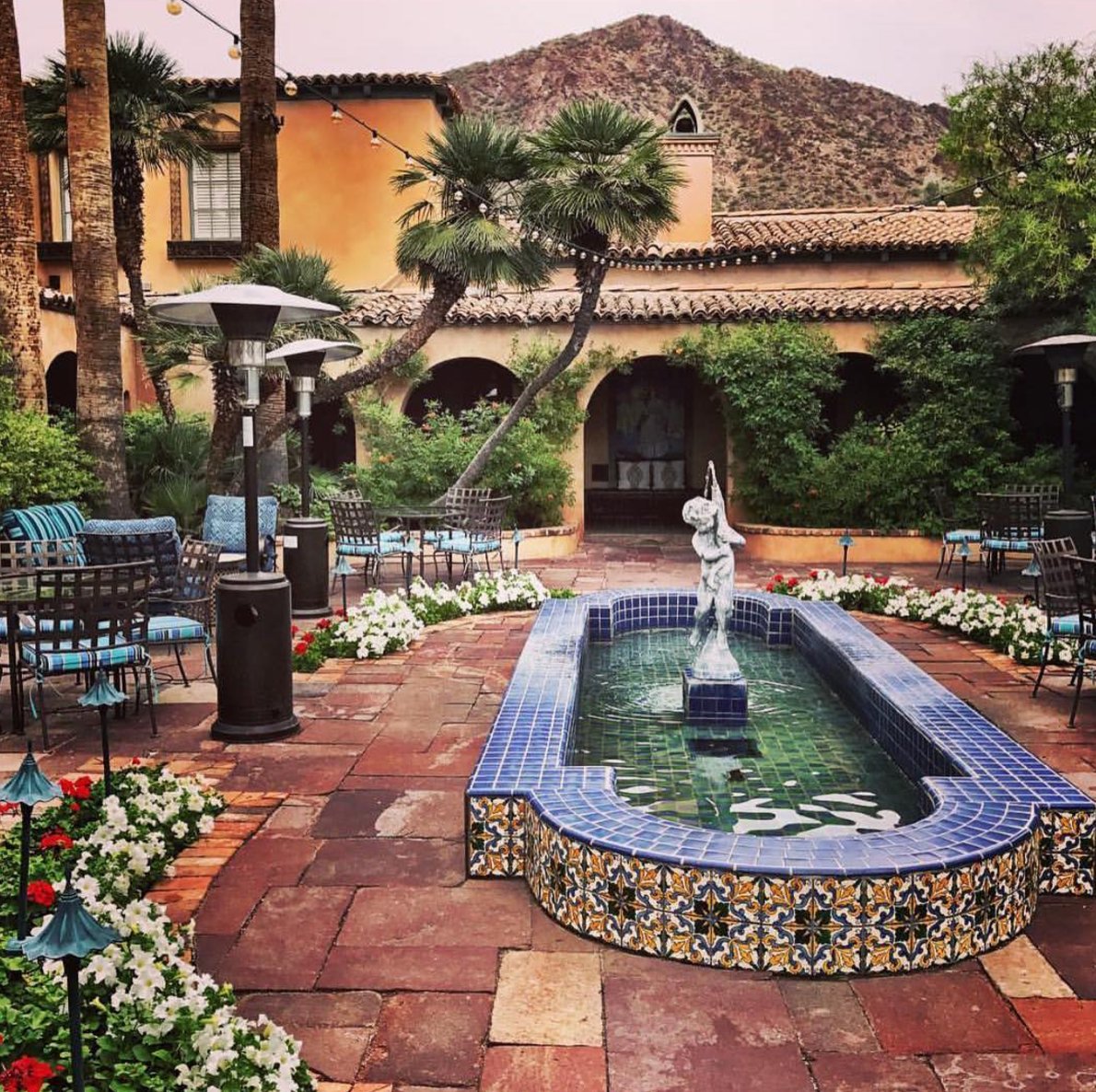 canadatoarizona's tweet photo. We love the classic Tuscan feel of the @RoyalPalmsHotel! How stunning is this courtyard!? https://t.co/6CRVRjDCR9