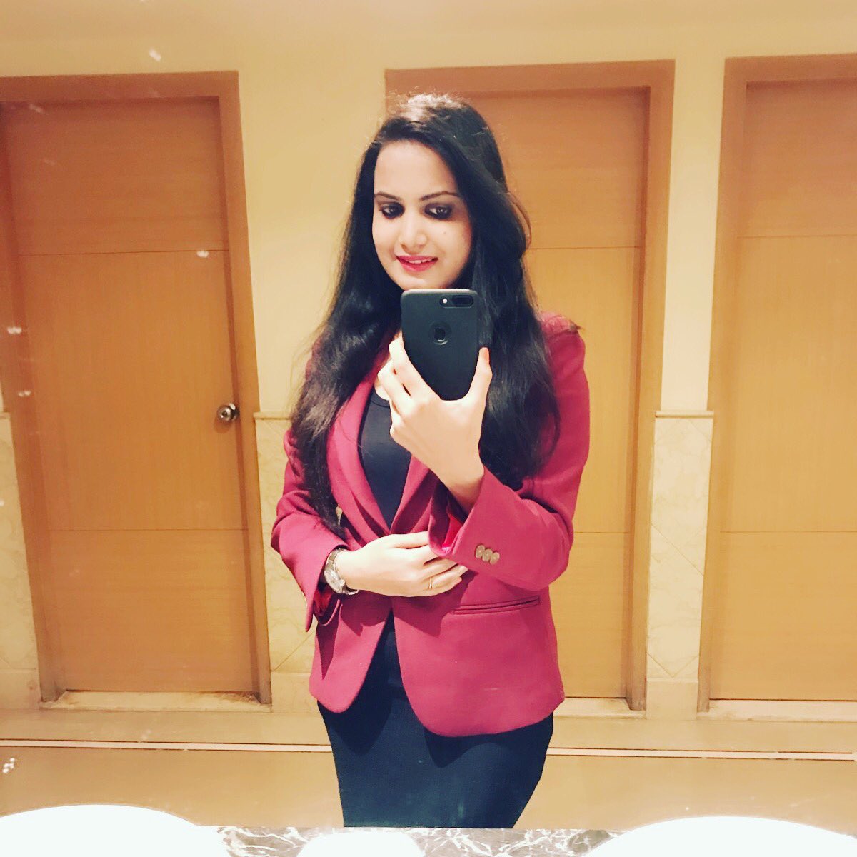 EmceeAfshan's tweet photo. #posteventclick #stagemoments #happymoments https://t.co/AmUY3wo9sp