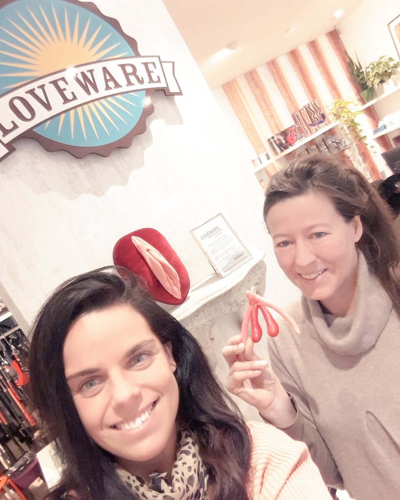 VMuyldermans's tweet photo. 'Eén, twee, drie, vier!'
Wat hebben we hier?
Vier keer een 'bron van plezier'???

Los het raadseltje op!
#SimplyLoVe #newproject @loveware https://t.co/GhOZuPvpEj
